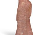 an image of a statue of a man with a hat on it ' s head