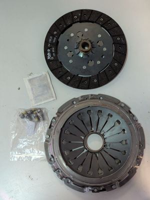 le disque d'embrayage et le disque d'embrayage se trouvent tous dans le même emballage