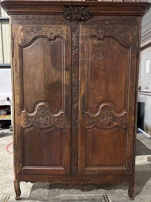 *ARMOIRE En chêne mouluré Travail normand, vers 1900 Haut. - Photo 1