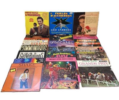 Dans un carton, important ensemble de vinyles 33T sur la var…