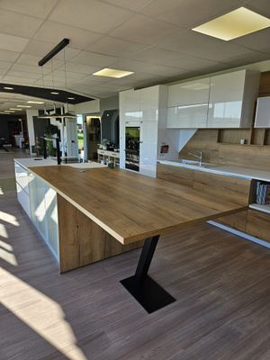 Cuisine complète comprenant plaque de cuisson NOVY, micro-onde PA