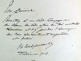 un gros plan sur un texte écrit sur une feuille de papier