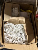 Cinq cartons de boites d'encastrement et commande bouton éle… (photo 4)
