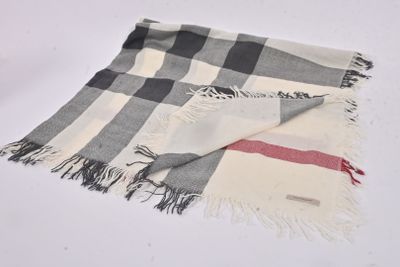 BURBERRY Carré en voile de coton à motifs tartan, fond ivoir… - Photo 1