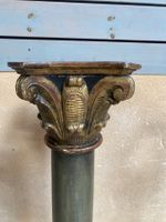 Colonne décorative de style classique avec un chapiteau scul… (photo 3)