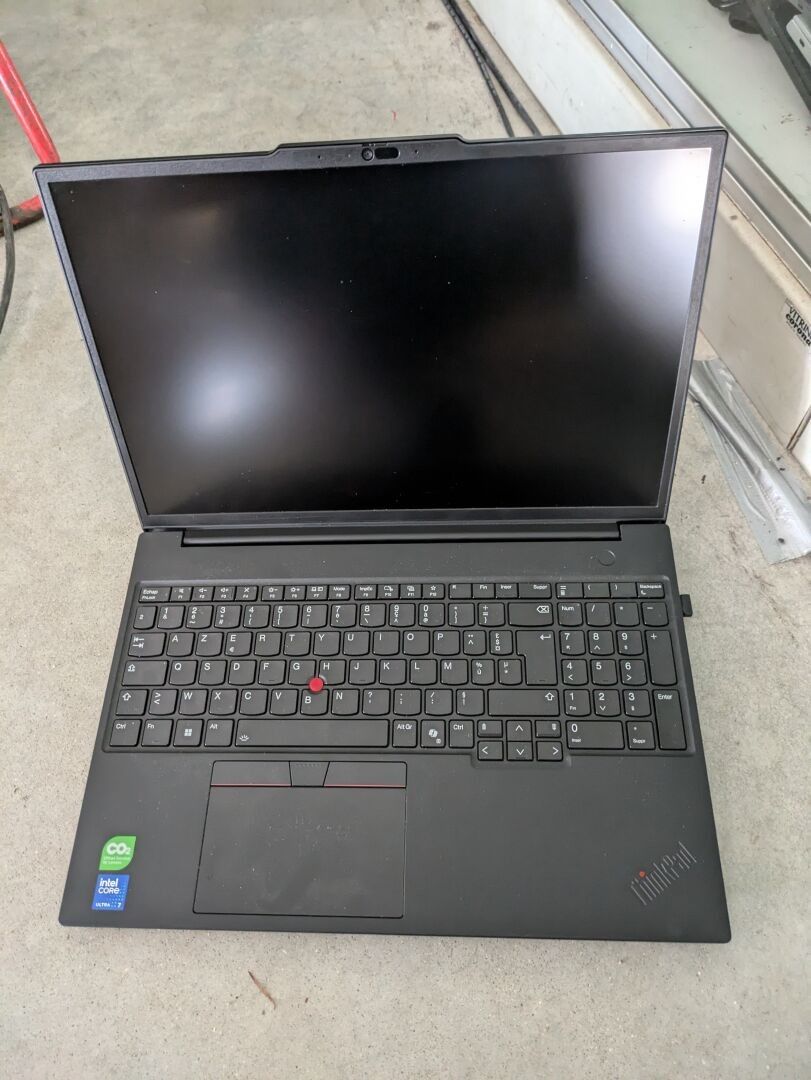 Ordinateur portable LENOVO THINKPAD type TP00157A