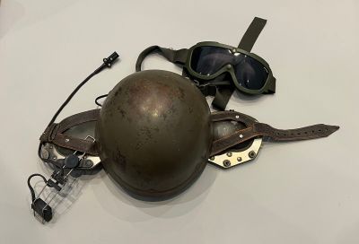 Casque de blindé français, avec lunettes et écouteurs (H C 1…