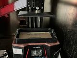 a machine that is sitting on a table in a room