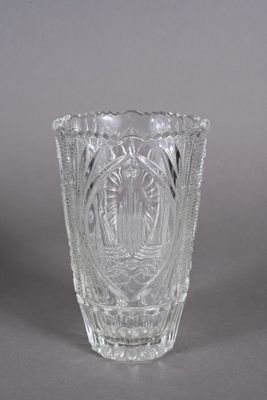 an image of a glass vase on a table