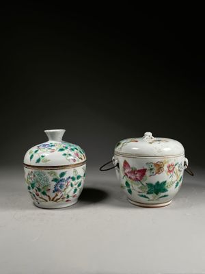 paire de objets de la « famille » chinoise