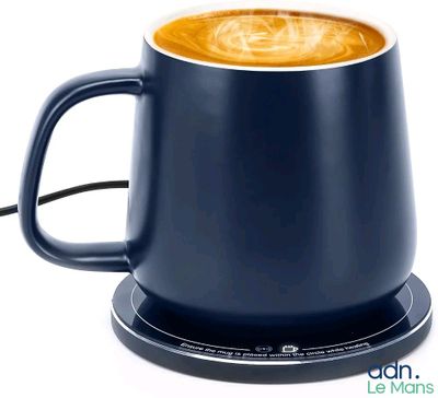 une tasse de café posée sur une soucoupe