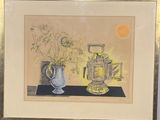 une photo d'un tableau représentant un vase et une bouilloire posés sur une table