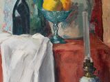 une peinture représentant une nature morte avec un bol de fruits posé sur une table