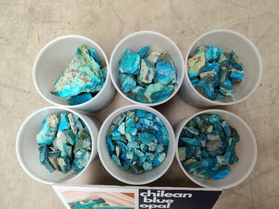 6 seaux de pierres de chrysocolles brutes ou Opale Chilienne