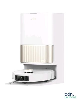 un purificateur d'air blanc fixé au mur