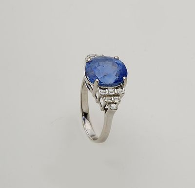 Bague de style Art Déco en or blanc 750°/.