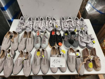 Lot de 17 paires de chaussures pour femme assorties différen…