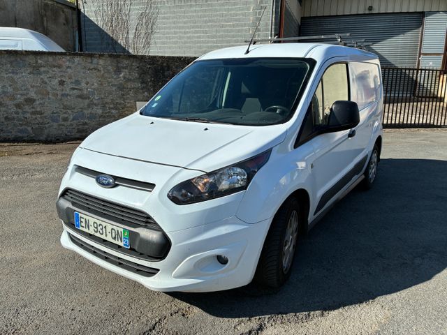 Véhicule utilitaire FORD Transit Connect immatriculé EN-931-QN, 1