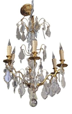lustre en verre et en laiton orné de pendants en cristal