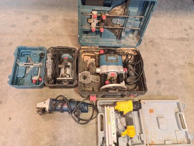 many tools that are laying out on the floor