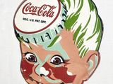 une photo d'une photo représentant un homme portant une casquette Coca-Cola sur la tête