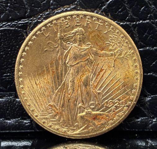 Une pièce de monnaie à valeur faciale de vingt dollars 1 Saint Ga...