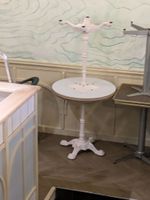 17 tables bistrot carrées à plateau en mélaminé laqué blanc … (photo 5)