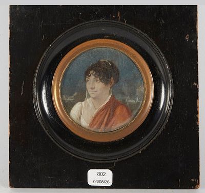tableau représentant une femme en robe rouge, dans un cadre noir