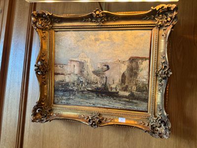 une photo d'un tableau accroché au mur