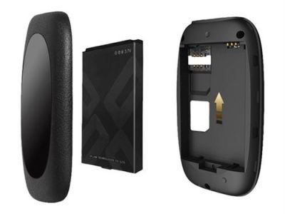 un gros plan d'un téléphone portable muni d'une batterie