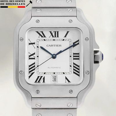 une photo d'une montre Cartier dont le cadran comporte des chiffres romains