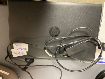 Un ordinateur portable HP LAPTOP modèle RTL 8822 CE avec chargeur -  F - Photo 1