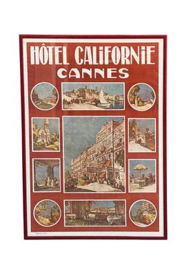 Une vieille affiche représentant l'« Hotel California » est accrochée au mur.