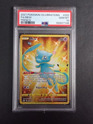 gros plan d'une carte pokemon sur une table