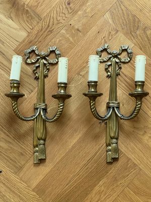 paire d'appliques murales anciennes en laiton avec bougies blanches