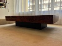 Table basse rectangulaire au plateau en bois laqué sur un pi… (photo 2)