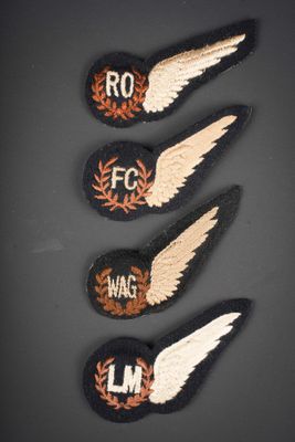 Brevets RAF. Comprenant un brevet de Wireless Operator Air G…
