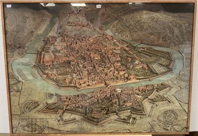 une image représentant une carte d'une ville accrochée au mur