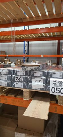 POUR 44M² : 22 PAQUETS DE LAMES STRATIFIES LAMINA 832 V4 REFERENC