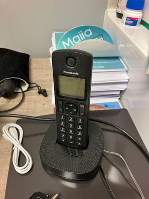 PANASONIC 2 téléphones mobiles Sans références apparentes N°…