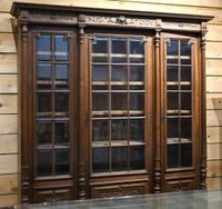 Grande bibliothèque en noyer à montants antérieurs à colonne… (photo 3)