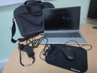 Ordinateur portable HP avec chargeur + saccoche + souris
