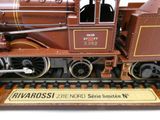 une maquette de train exposée sur une table