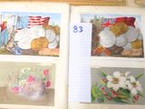 un livre ouvert sur lequel figurent des images de fleurs et d'autres choses