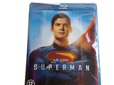 Jaquette du film « Superman » en Blu-ray, représentant Superman debout devant un fond blanc