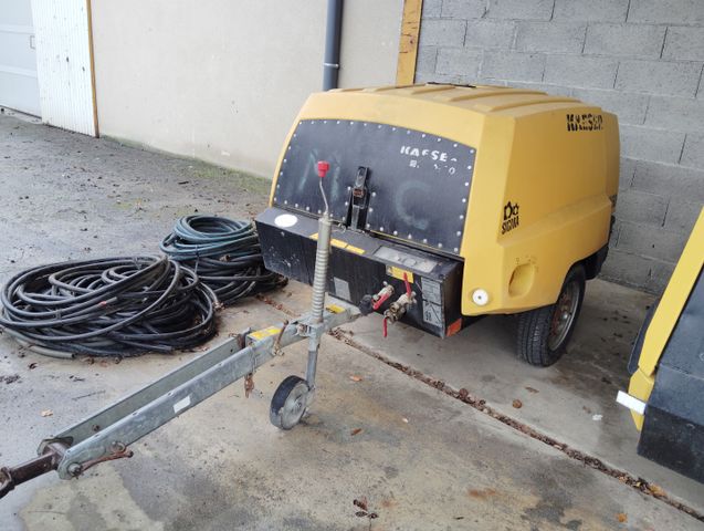 Compresseur de chantier KAESER M50 PE, avec tuyau et marteau piqu...