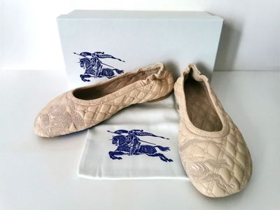Burberry Ballerines "Saidler" en cuir matelassé de couleur b…