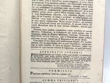 un livre ouvert avec un titre en noir et blanc