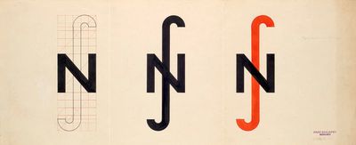 trois types de lettres différents figurant sur une feuille de papier