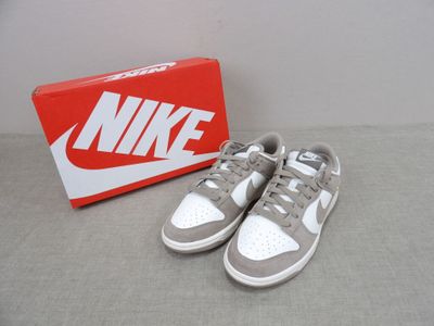 Nike Dunk Low grises/blanches, neuves, taille 9,5